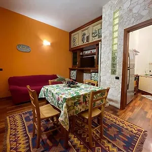 https://casa-elle.taorminaitalyhotels.com